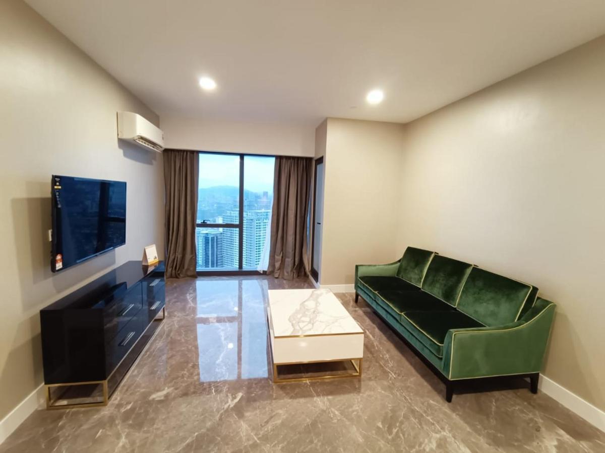 Platinum Suite 2 New Kl Cbd New Luxury Condo With Best Infinity View To Klcc Twin Towers Pool Kuala Lumpur Exterior photo